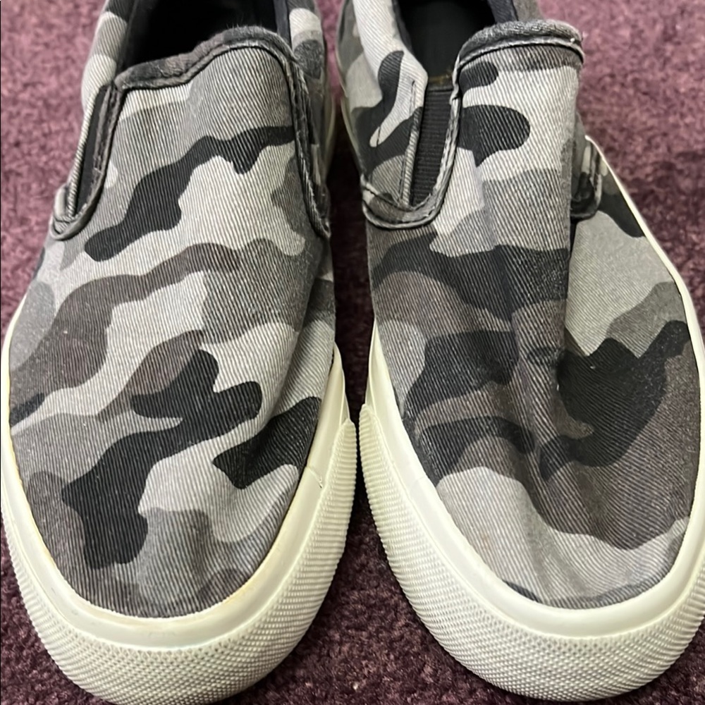 Camouflage Pattern Slip-On Shoes